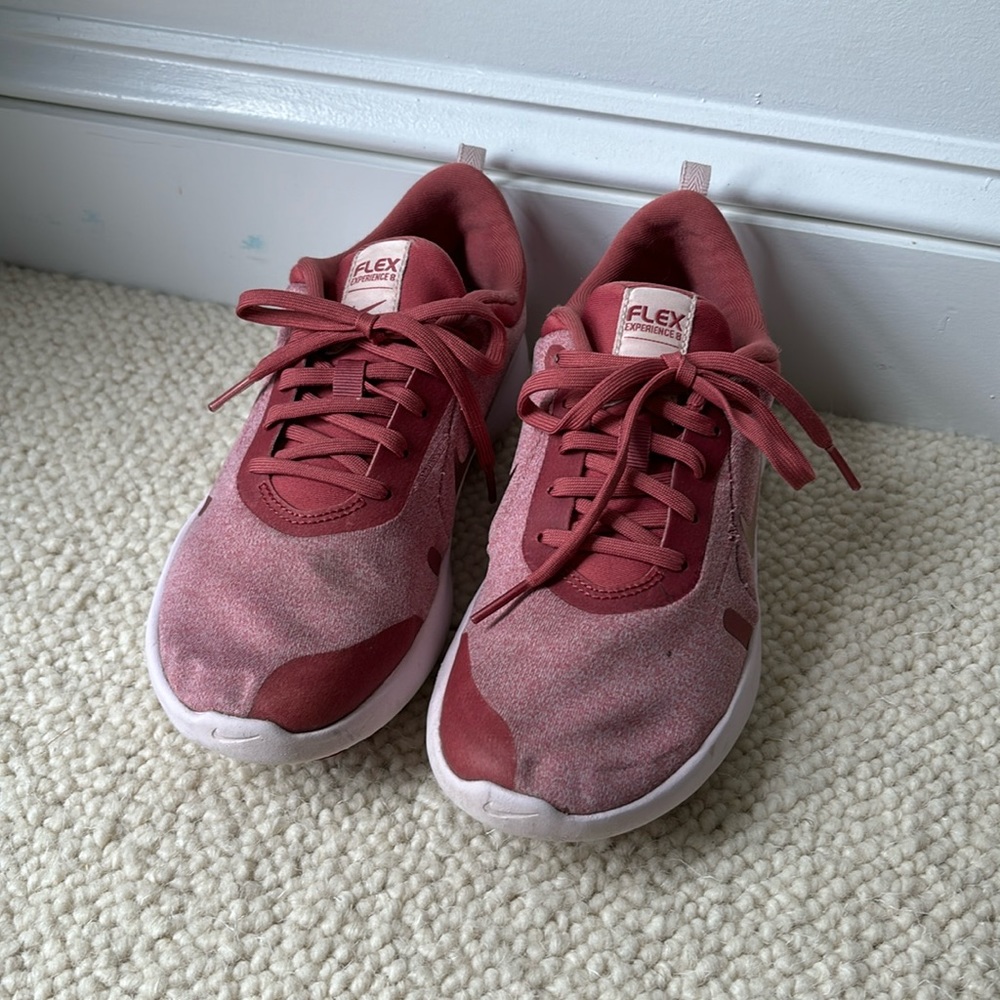 Nike Flex Experience, Size 6